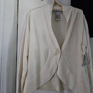 Beautiful Sag Harbor Cream Sweater M